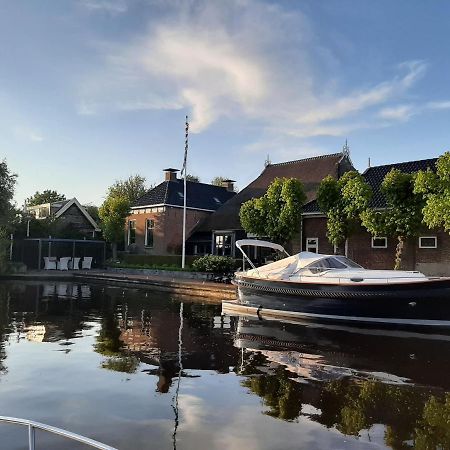 Puur Eastermar - Monumentaal, Authentiek En Luxe Koetshuis Aan Open Vaarwater Met Jacuzzi En Sauna Oostermeer Extérieur photo