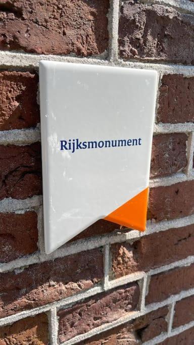 Puur Eastermar - Monumentaal, Authentiek En Luxe Koetshuis Aan Open Vaarwater Met Jacuzzi En Sauna Oostermeer Extérieur photo