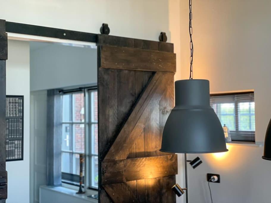 Puur Eastermar - Monumentaal, Authentiek En Luxe Koetshuis Aan Open Vaarwater Met Jacuzzi En Sauna Oostermeer Extérieur photo
