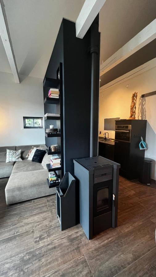 Puur Eastermar - Monumentaal, Authentiek En Luxe Koetshuis Aan Open Vaarwater Met Jacuzzi En Sauna Oostermeer Extérieur photo